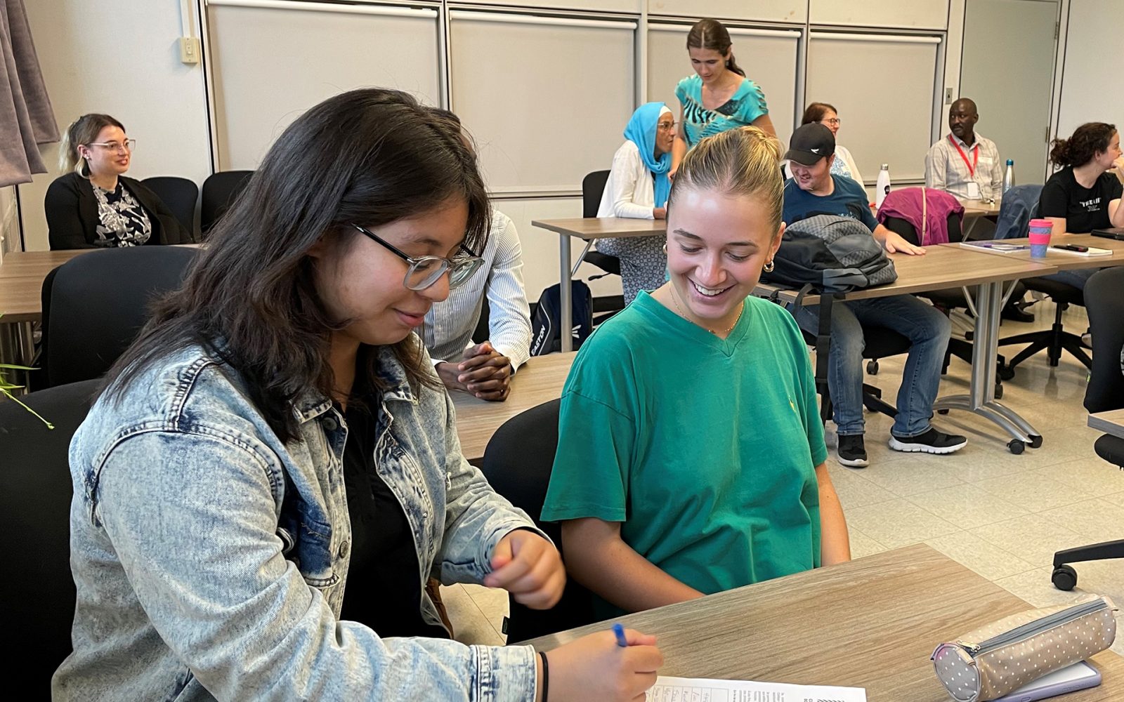 Étudiantes du programme Techniques de recherche et de gestion de données