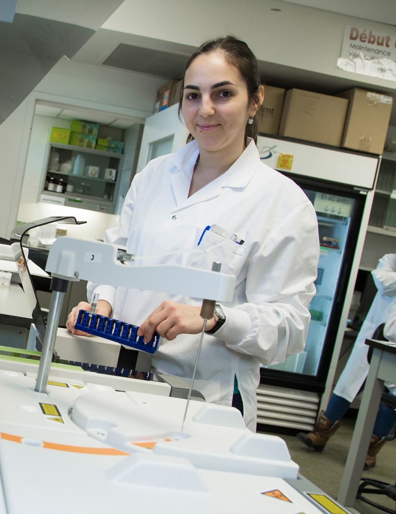Biochimie dans un laboratoire d'analyses biomédicales